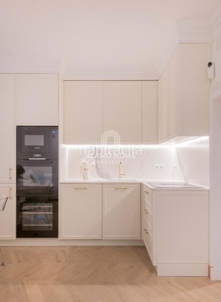 Foto 67d8e2d1-a3f7-44a2-be76-a1e21316e5c1. Local commercial dans Recoletos Madrid