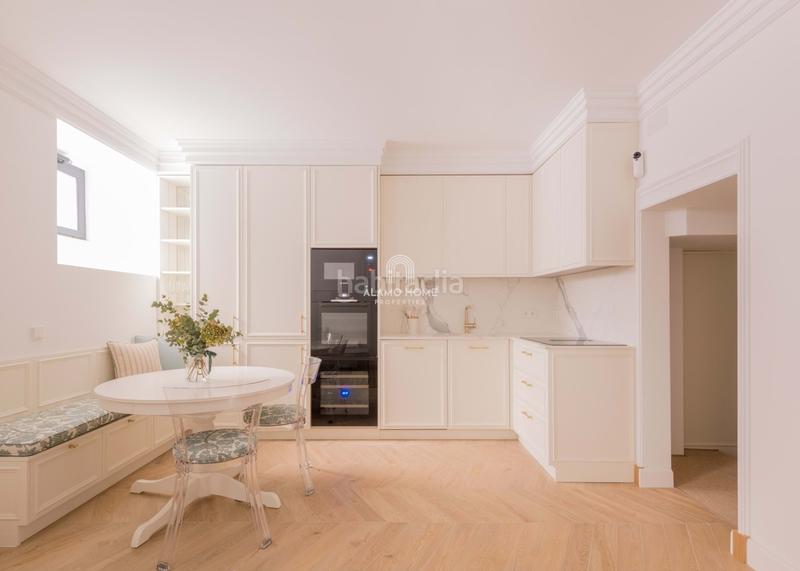 Foto d97d2c76-b137-4f30-8b0c-9d1b58013a61. Local commercial dans Recoletos Madrid