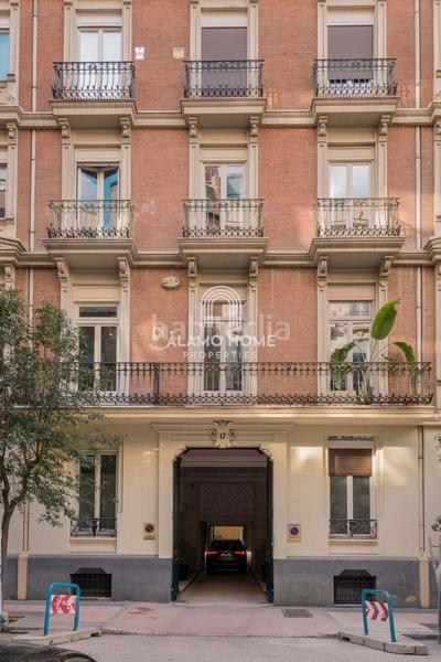 Foto cd9cbb5e-e720-48e6-85e5-ba13538b78cd. Pis a Recoletos Madrid