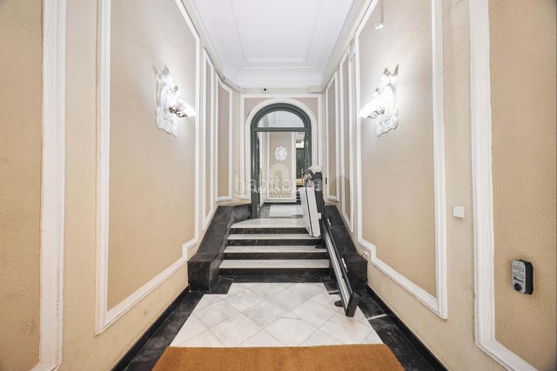 Foto a87b9c8b-9c48-4c74-82cb-4b3170880047. Miete etagenwohnung mit heizung in Sol Madrid