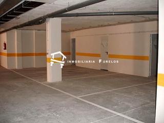 Parking voiture à Tamarredo 9. 3 parcelas de garaje 1 con trastero
