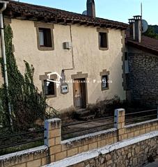 Masia a Nuesta señora nieva 102. Casona del principio de 1920 reformada. criales