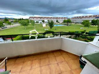 Pis a Santa rita 3. Listo para entrar a vivir piso con piscina y jardín en medina de
