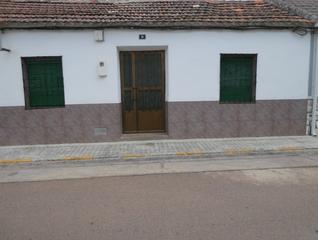 Casa adossada a Calle francisco calero 9. Casa en planta baja para reformar.