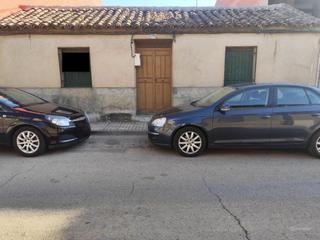 Terrain résidentiel à Calle cervantes 37. Casa céntrica con muy buen precio para reformar.