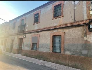 Casa adossada a Calle real 29. Gran casa de dos plantas, céntrica, para reformar