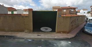 Terrain résidentiel à Porzuna. Magnífico solar en chaflán, totalmente vallado.