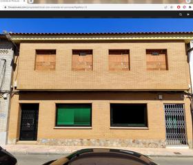 Edifici a Porzuna. Estupendo edificio con oficinas, listo para hacer vivienda en la