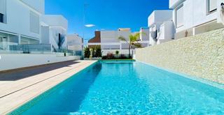 Maison à Pilar de la Horadada Ciudad. Bungalows a estrenar en pilar de la horadada