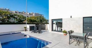Casa adossada a Daya Nueva. Preciosos chalets de nueva construcción en daya nueva.