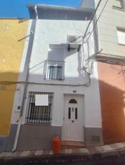 Casa adossada a Horcajo de los Montes. Casa de dos plantas, recién reformada y lista para entrar a vivi