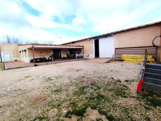 Casa a Malagón. Vivienda de nueva construcción, con patio y una nave independien