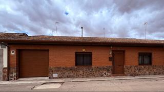 Casa adossada a Calle ponce de león 11. Magnífica casa amueblada y lista para entrar a vivir