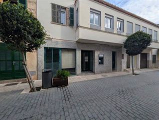 Business premise in Carrer mallorca 8. Excelente local céntrico, antigua oficina bancaria