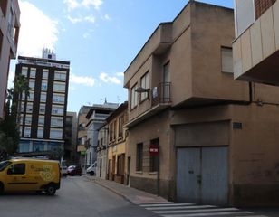 Stadtgrundstück  Calle tomás villanueva. Edificio para derribo frente al ayuntamiento y la iglesia de big
