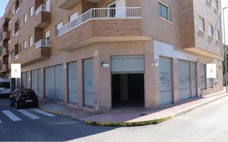 Local Comercial  N/a. Excelente local en chaflán, con buena ubicación.