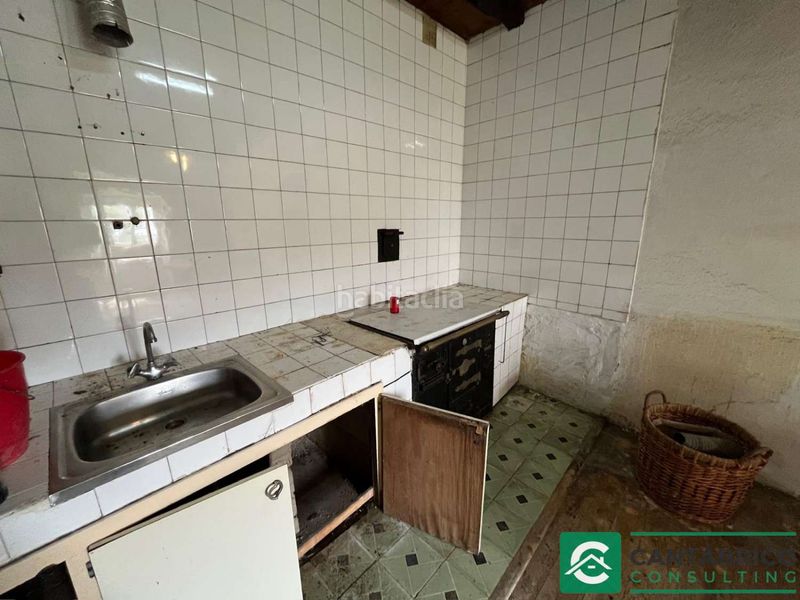 Foto 7b51c361-9a4a-42df-b0f9-6127b27841e6. Casa amb aparcament a Castropol