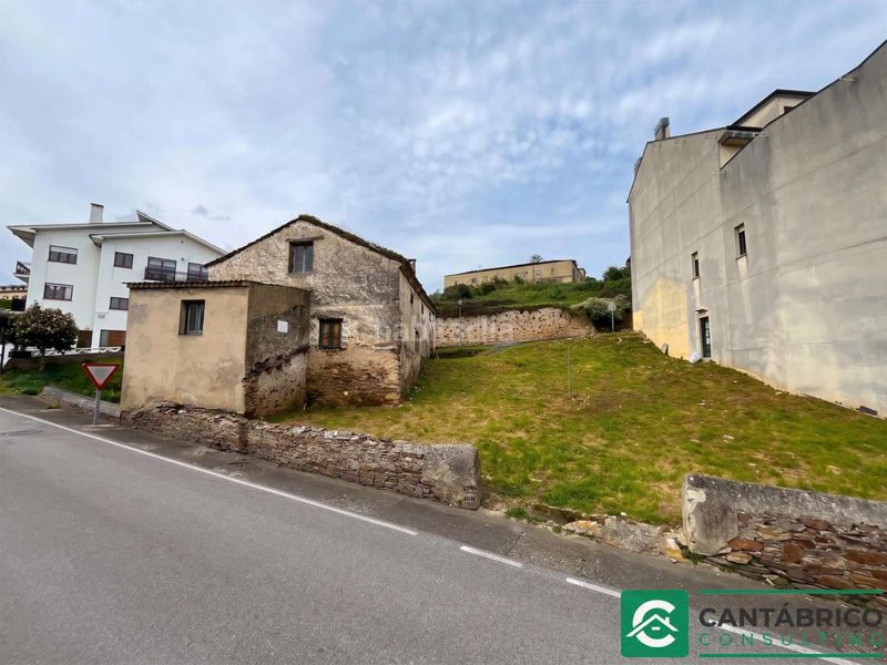 Foto c2dd2576-1021-4713-a91f-9ddf9dc780e8. Casa amb aparcament a Castropol