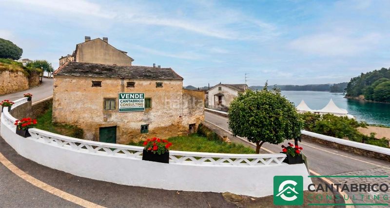 Foto e138080b-f644-40b5-bf9f-bb947e21412e. Casa amb aparcament a Castropol