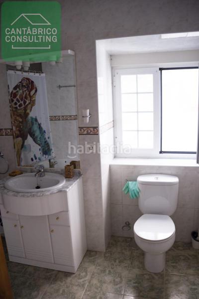 Foto 392ccdb9-68ec-45ea-b79d-0d3022a3522a. Casa pareada en Castropol