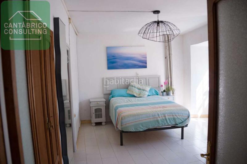 Foto d97abf12-9d08-48f7-aef9-48e5663215bd. Doppelhaus in Castropol