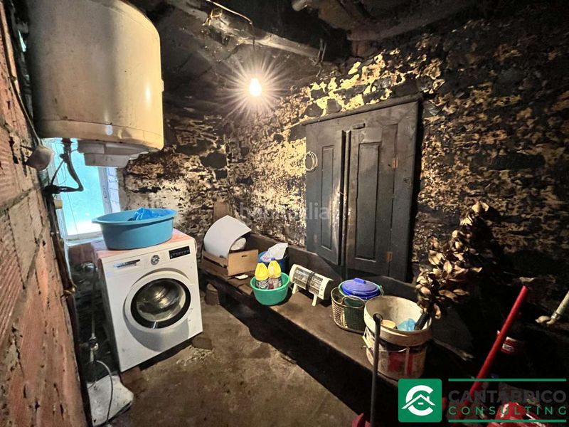 Foto a0523197-a3bc-44a4-841a-5c94b8e1f419. Casa a n/a 16 a Villayón
