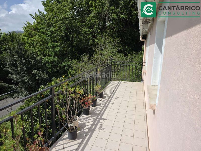 Foto bd42f74c-4f1a-4763-866b-6a4add2a200a. Casa amb aparcament a Villayón