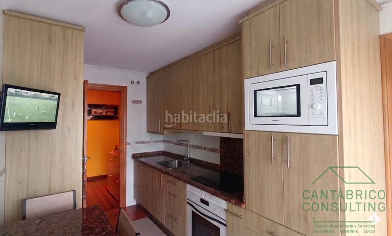 Foto f1b3a6fb-066f-4077-b693-6c900681a817. Piso en n/a en Navia