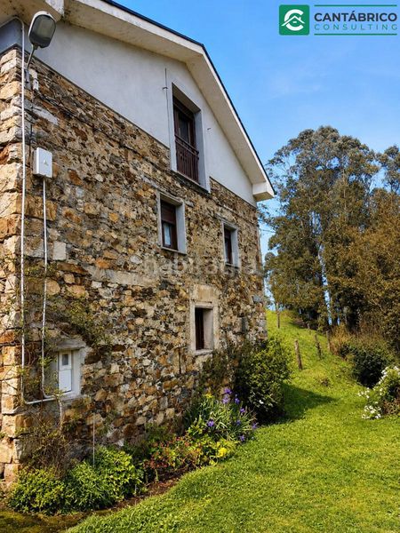 Foto a505575d-b5d7-4263-be2f-052dccc7e1cb. Casa a n/a a Navia