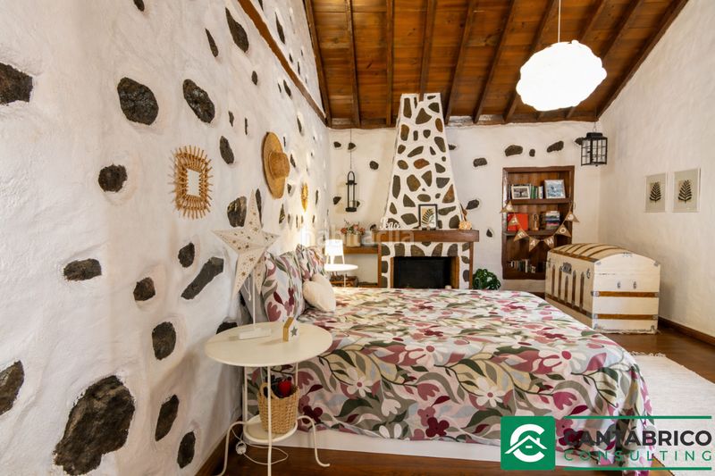 Foto 0594568b-9406-46ab-999f-3af79ba30d45. Casa aparellada a Guía de Isora interior Guía de Isora