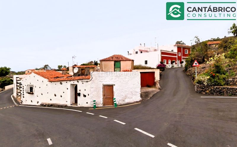 Foto bd6ea447-9115-42fd-b83a-d7cbbb7c8f21. Casa aparellada a Guía de Isora interior Guía de Isora