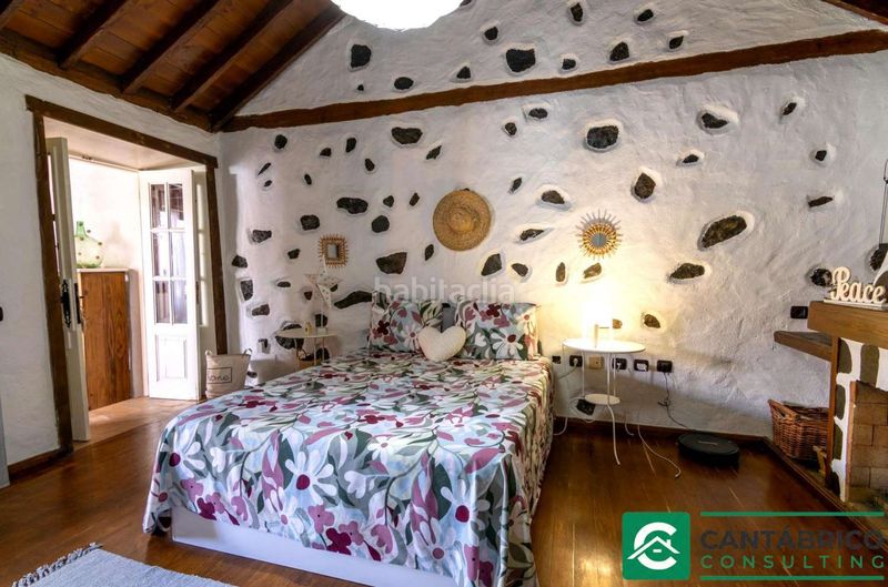 Foto bfbd524f-f036-4ab3-86dc-16cd74bf22b9. Casa aparellada a Guía de Isora interior Guía de Isora