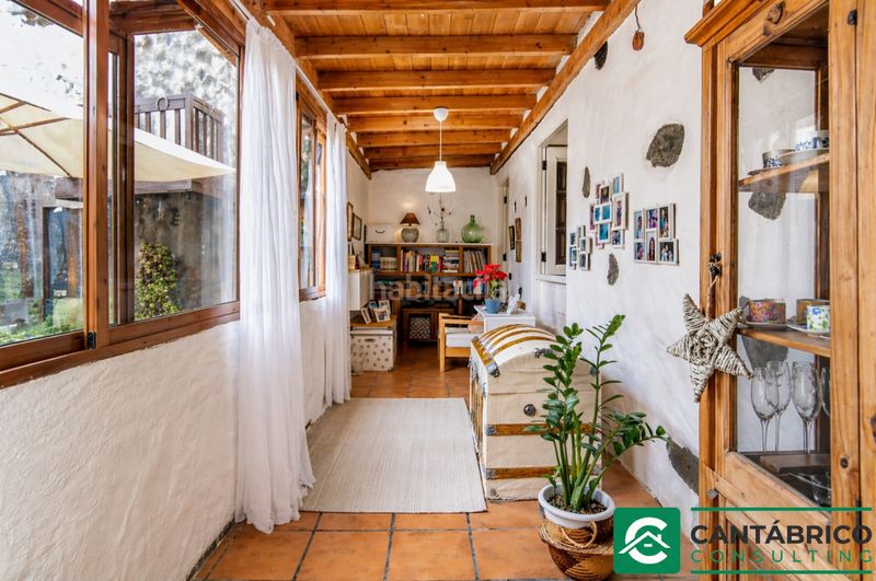 Foto df4c3882-4573-4b62-9545-68a1a78a6540. Casa aparellada a Guía de Isora interior Guía de Isora