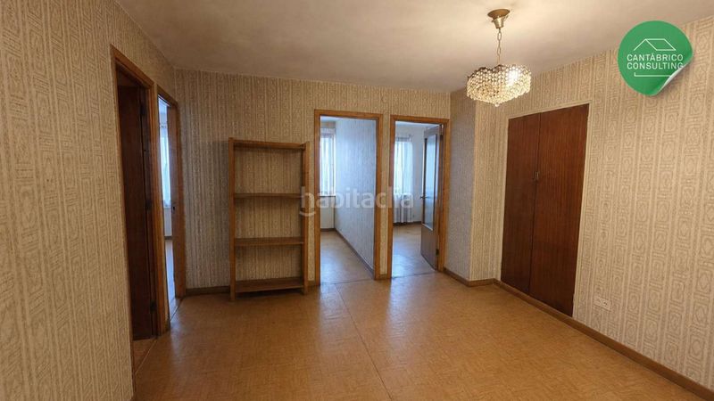 Foto a0b3ba80-c1d2-428b-8396-47684da8712e. Local comercial en Navia