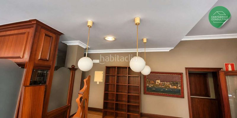 Foto 52ed44e1-202b-403b-bac4-84361c8b0677. Edificio in Navia