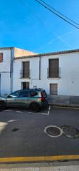Casa a Moraleja. Gran casa céntrica a dos calles