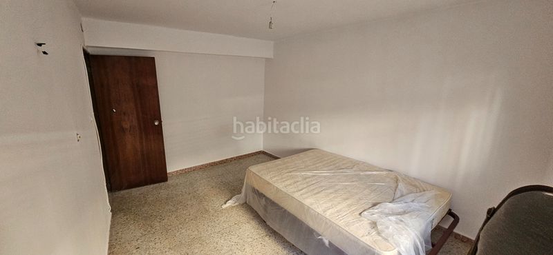 Foto 23d49341-02a7-43c6-9086-83ecddb690b5. Casa adossada amb xemeneia a Hoyos