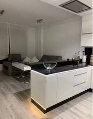 Appartamento  Calle violeta. Se vende piso con  cocina sin electrodomésticos y garaje.