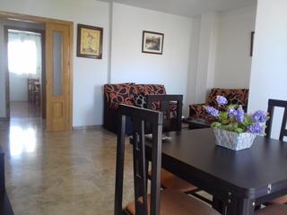 Alquiler Piso  Calle general reding. Piso perfectamente amueblado en zona tranquila de mengibar
