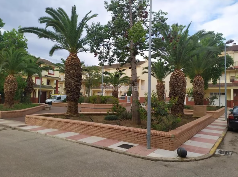 Foto a06f36ff-0ecc-4fd8-8d55-599925d8449c. Chalet dans calle maestro pedro roque 12 dans Bailén