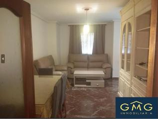 Pis  Calle reina sofía. Se vende piso en perfecto estado junto a centro de salud. bloque