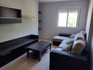 Appartement à Avenida de españa 16. Se vende piso en paseo de españa con garaje y tratero amueblado