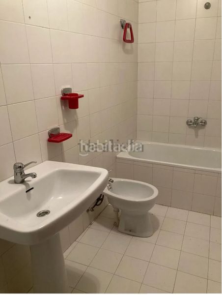 Foto 4fadde59-caf3-49bc-9c65-2cf87efdf196. Piso en calle santa ana 1 en Cambil