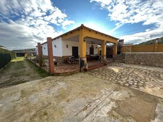 Xalet a Mengíbar. Chalet con piscina en venta zona "villa.mosquito"