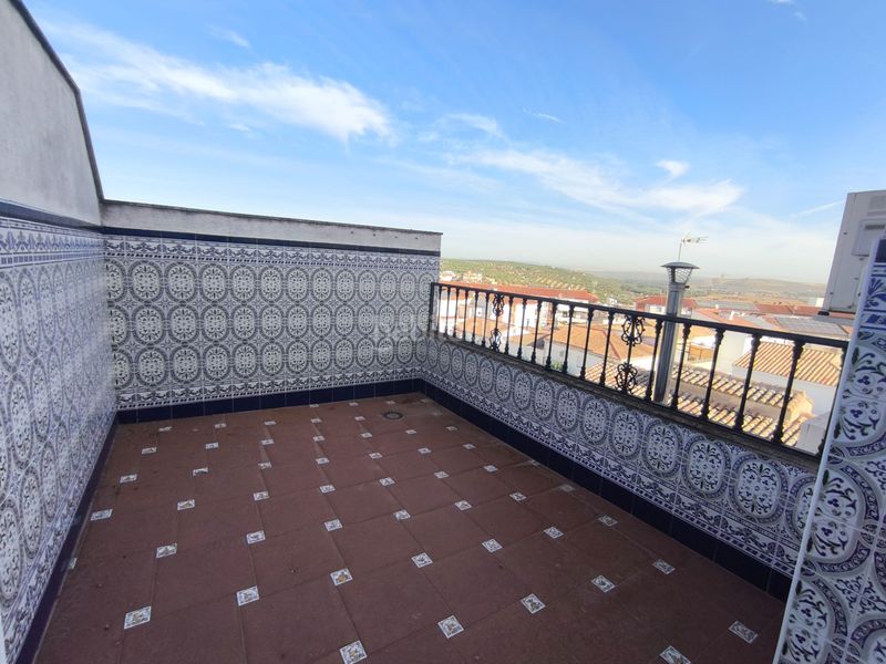 Foto 374b3071-9911-48ef-af3b-c8d09ccb54f4. Chalet en calle marqués de la ensenada 3 en Mengíbar