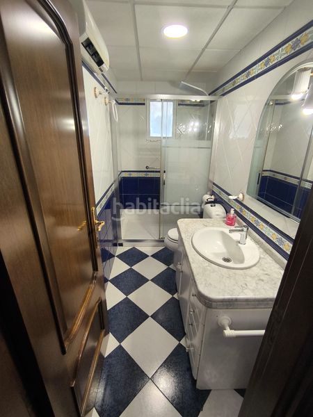 Foto 9668266a-df46-48eb-8a19-d42aea1ec30a. Chalet en calle marqués de la ensenada 3 en Mengíbar