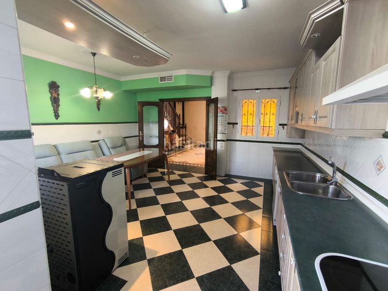 Foto bca7bcb2-2a36-4036-95b0-943258584b26. Chalet en calle marqués de la ensenada 3 en Mengíbar