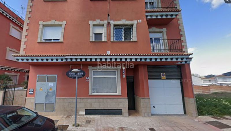 Foto 5f4ec489-c822-44da-bcef-267d0e41520d. Aparcament cotxe a calle gloria fuertes 93 a Mengíbar