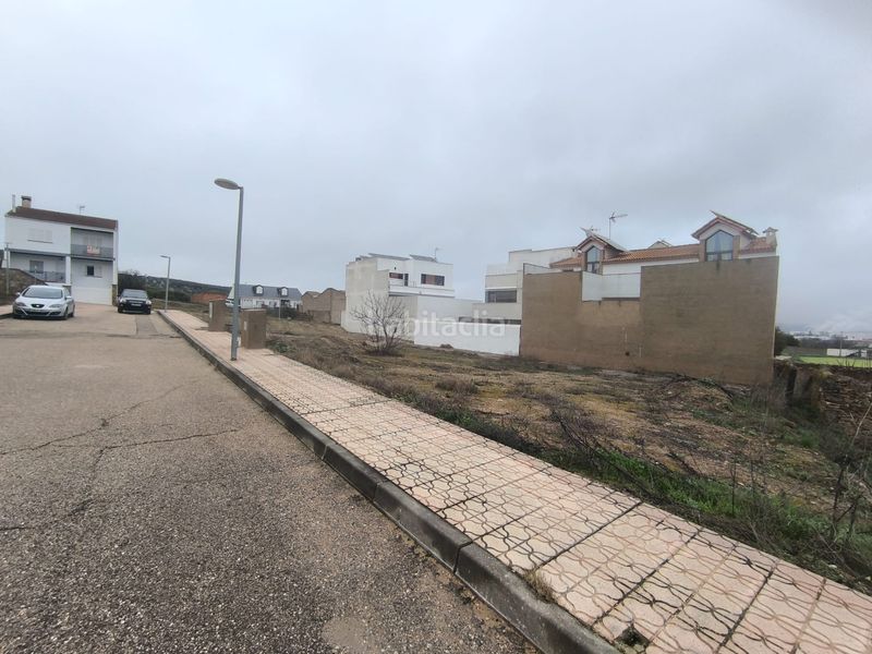 Foto bdae9145-1993-4e76-a267-85f6ece23086. Terreny residencial a calle sauce 5 a Mengíbar