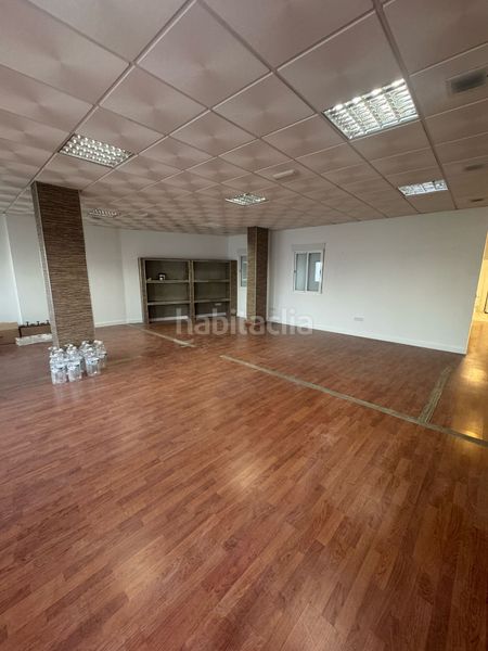 Foto 3e0c2af3-d62f-45da-a4ae-dc1b30f8f85e. Lloguer local comercial a Mengíbar